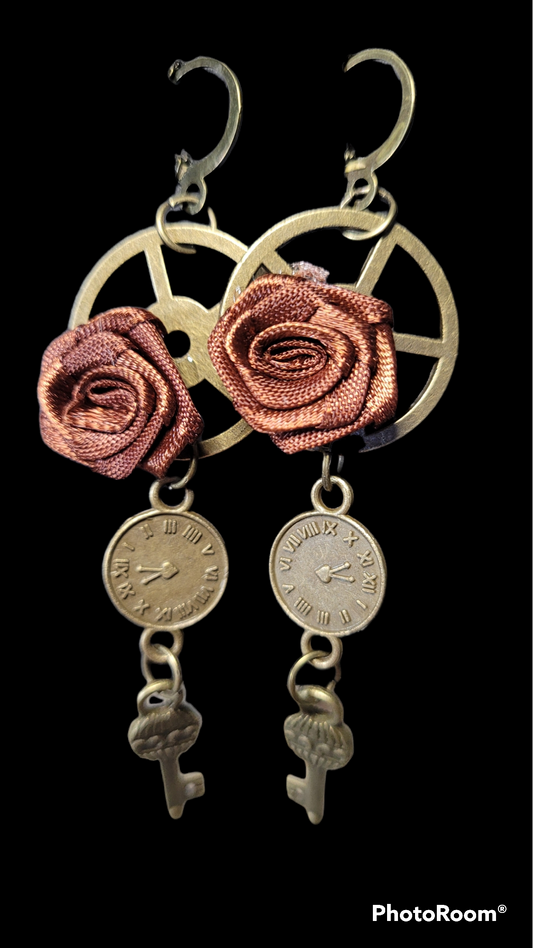 "Time & Key" earrings